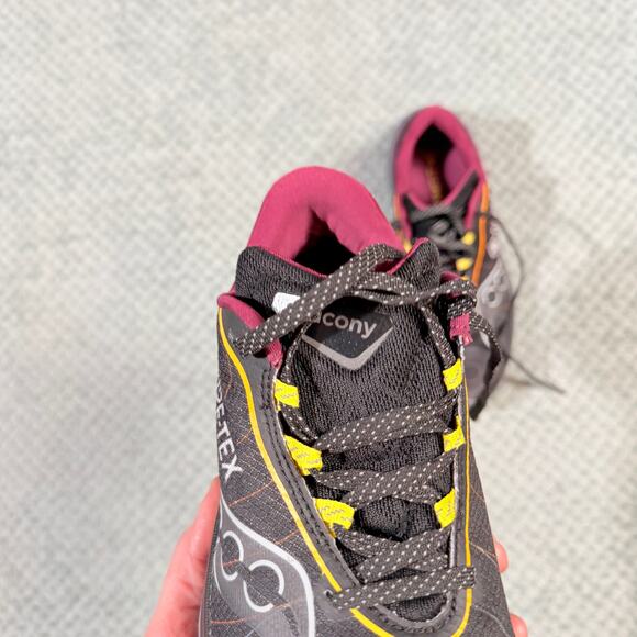 Saucony Womens 6.5 Kinvara 15 GTX Black/Shadow Running Shoes S20969-250 - Picture 4 of 10